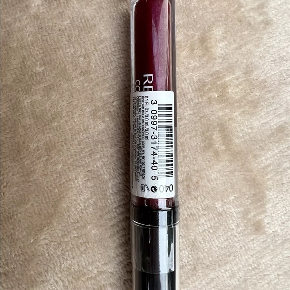 Revlon ColorStay Ultimate Liquid Lipstick, Brilliant Bordeaux 040 - Picture 4 of 10